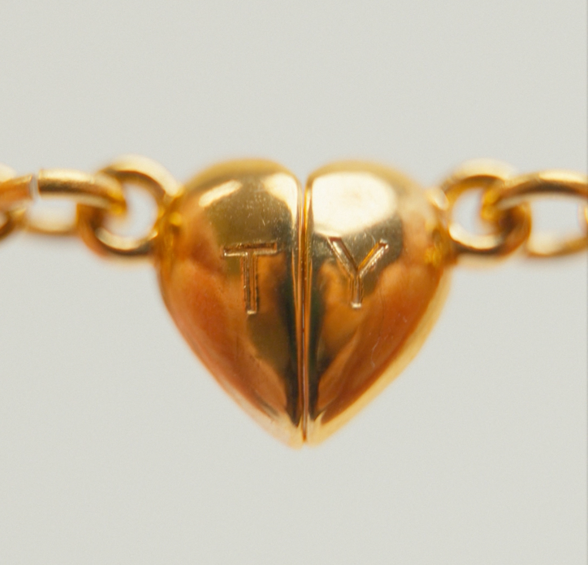 * 💫 IN STOCK 💛* Hynies Bracelet & Magnetic Heart Charm